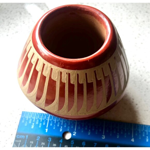 Kathy Gutierrez Handcrafted Red Clay Pottery Vase Tan Santa Clara - Picture 9 of 10